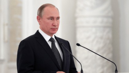 波兰不守承诺，拒绝放行中欧班列，中方把目光转向北极航道，外交部表态引发轰动