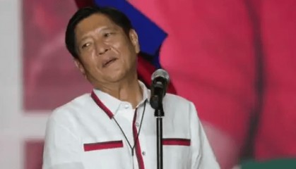 忍无可忍无需再忍！黄岩岛传来捷报，中方清场让菲律宾“大败而归”，菲律宾船员高举白旗投降