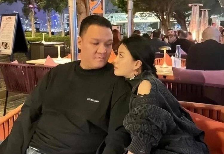 乃万否认与车澈恋爱，要求为其澄清 李嘉格直言：不该为这件事负责