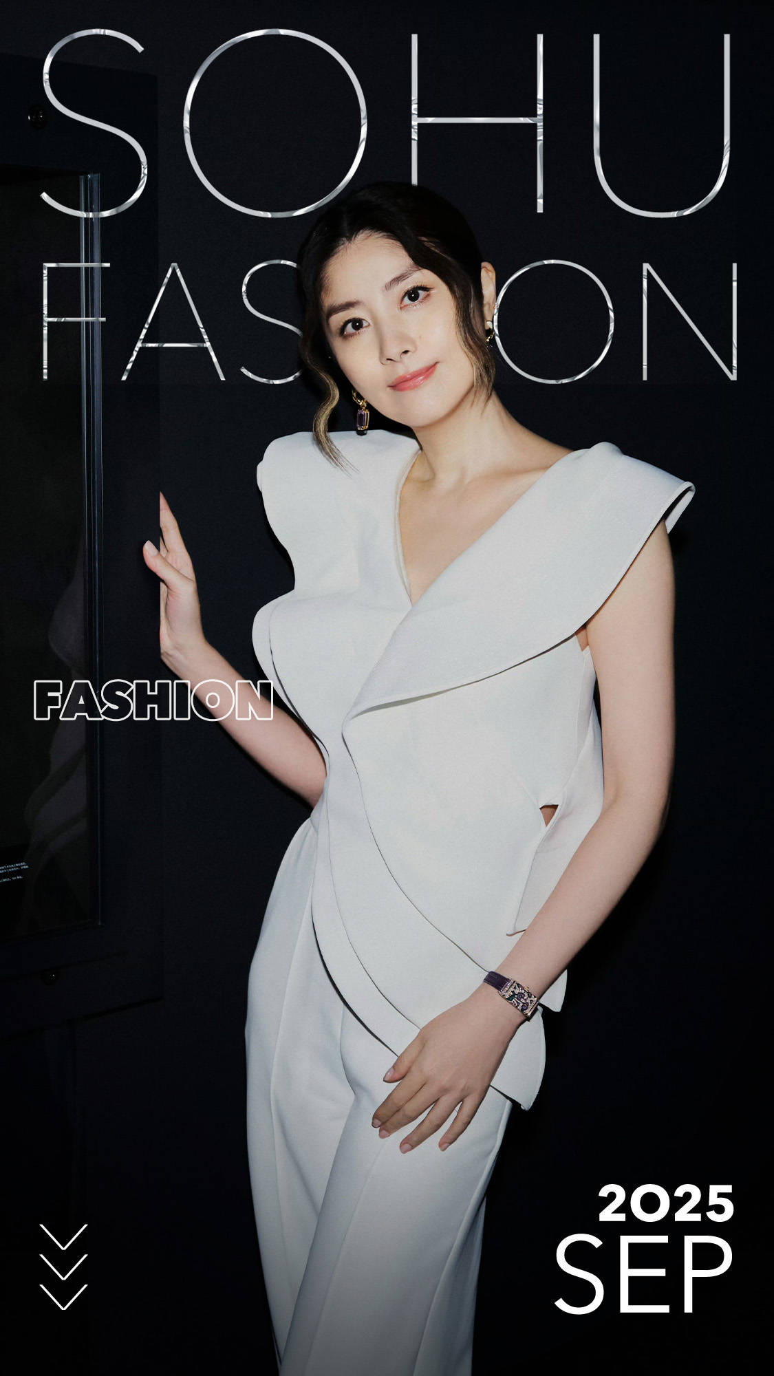 “贵姐”陈慧琳穿露肩装状态如32，董璇黑色长裙彰显”地母“风范