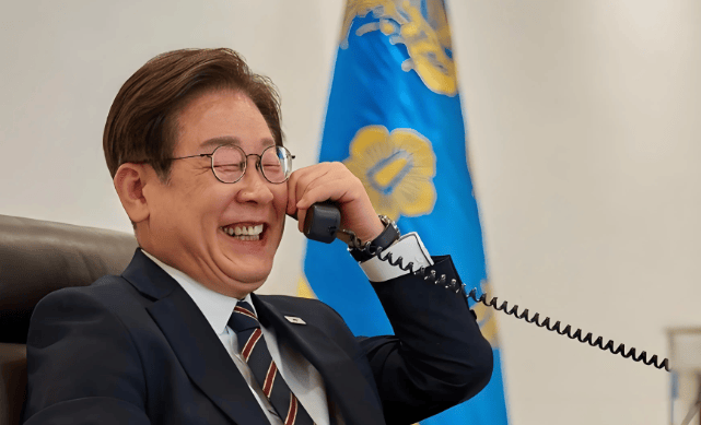 李在明刚决定对华试行免签，就被特朗普打个措手不及，颜面扫地！