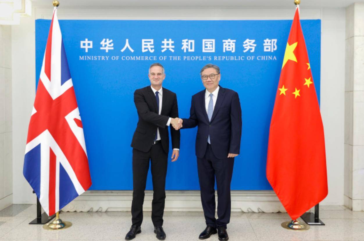 中英签署协议不到24小时,英国就宣布制裁3家中企,中方:立即纠正错误