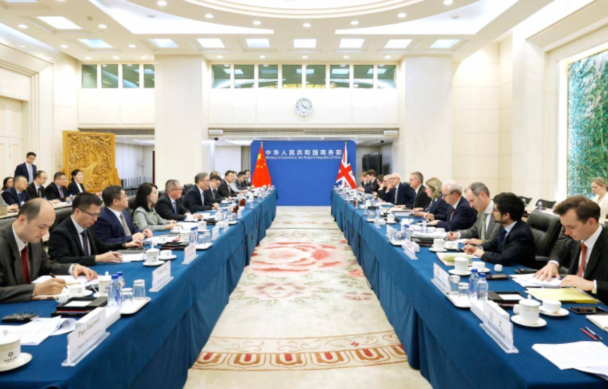 中英签署协议不到24小时,英国就宣布制裁3家中企,中方:立即纠正错误