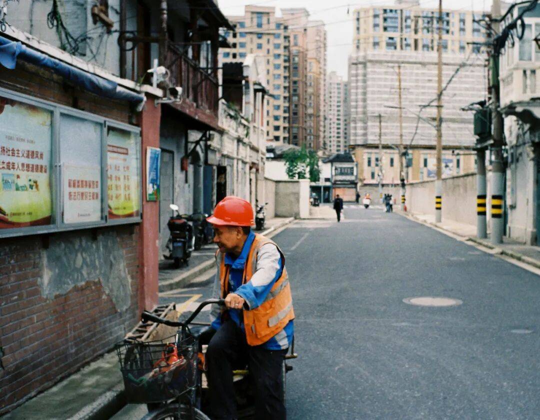 城市打工人，花十几万回村给父母补缴社保