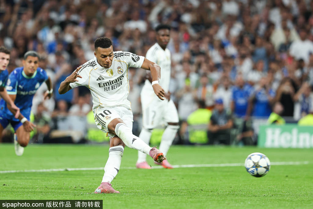 欧冠-姆巴佩双响卡瓦哈尔染红 皇马获争议点球2-1逆转马赛