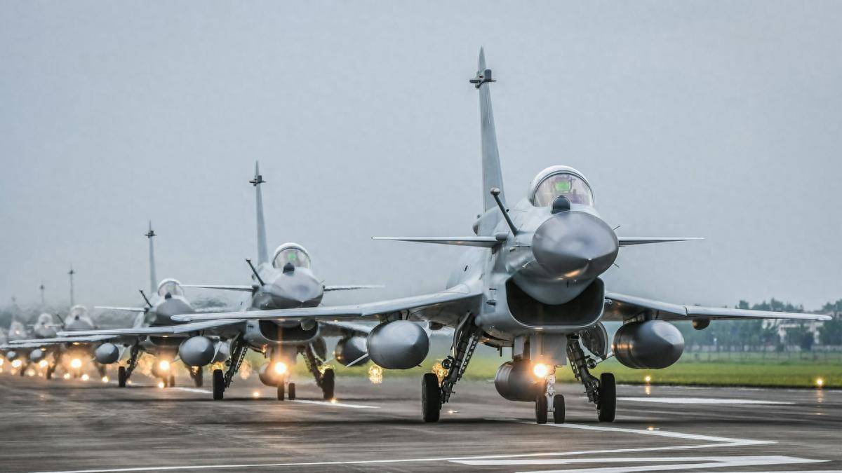 巴基斯坦向西方表示,歼-10C的战果有误差,阵风损失数量令印军感到意外