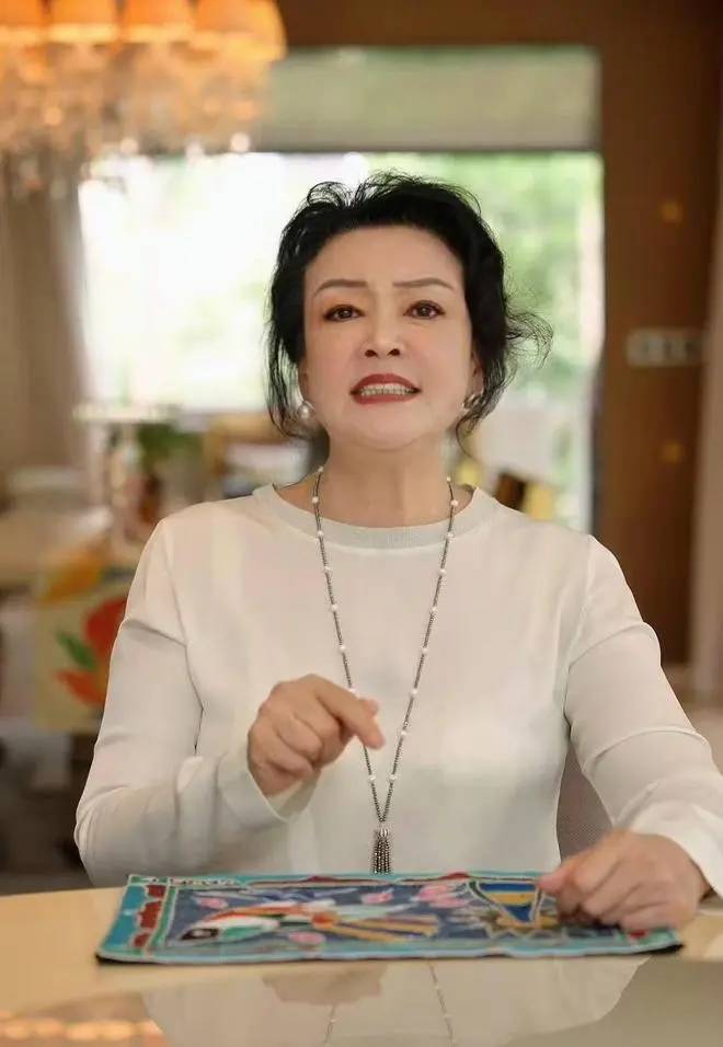 具俊晔S妈联手状告汪小菲!律师斥责造谣,小杨阿姨试图远离是非