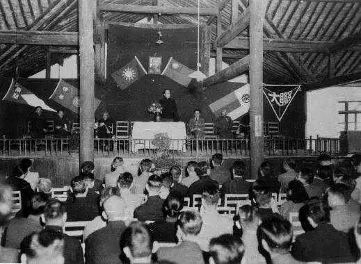 【追忆】杨振宁的西南联大岁月：大批学生用知识和热血服务抗战||郭晔旻