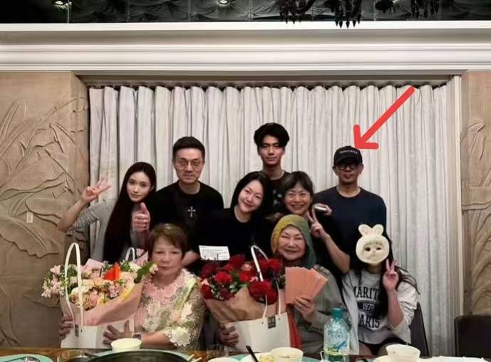 大快人心！去大S墓地炒作网红被封，小杨阿姨疑似戳穿具俊晔人设