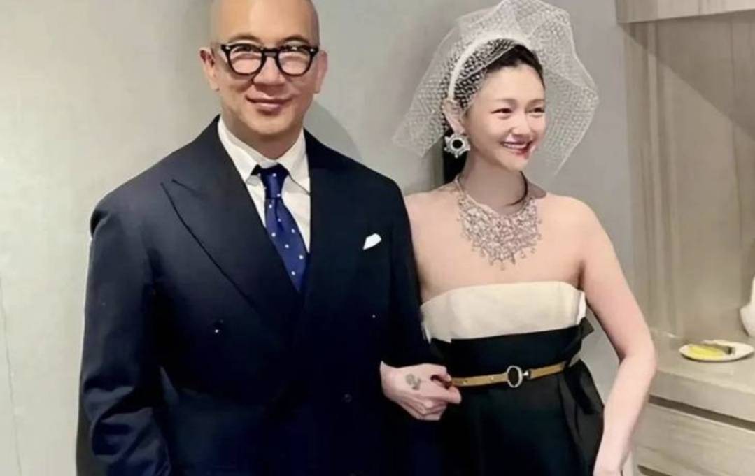 具俊晔S妈联手“作妖”意欲何为？汪小菲不回应，小杨动态揭秘