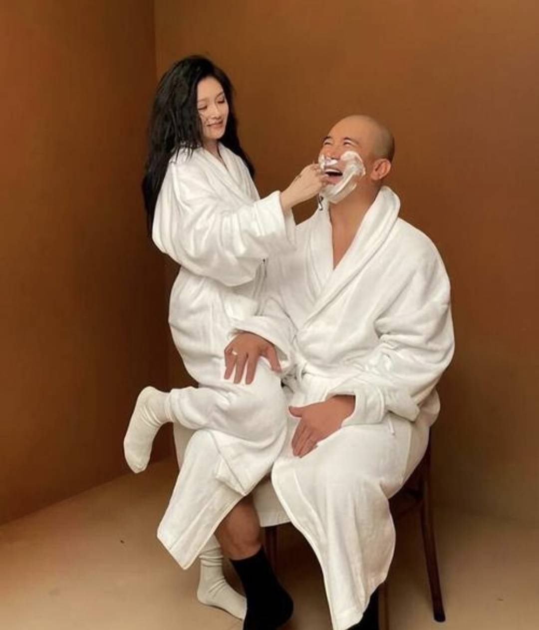 具俊晔S妈联手“作妖”意欲何为？汪小菲不回应，小杨动态揭秘