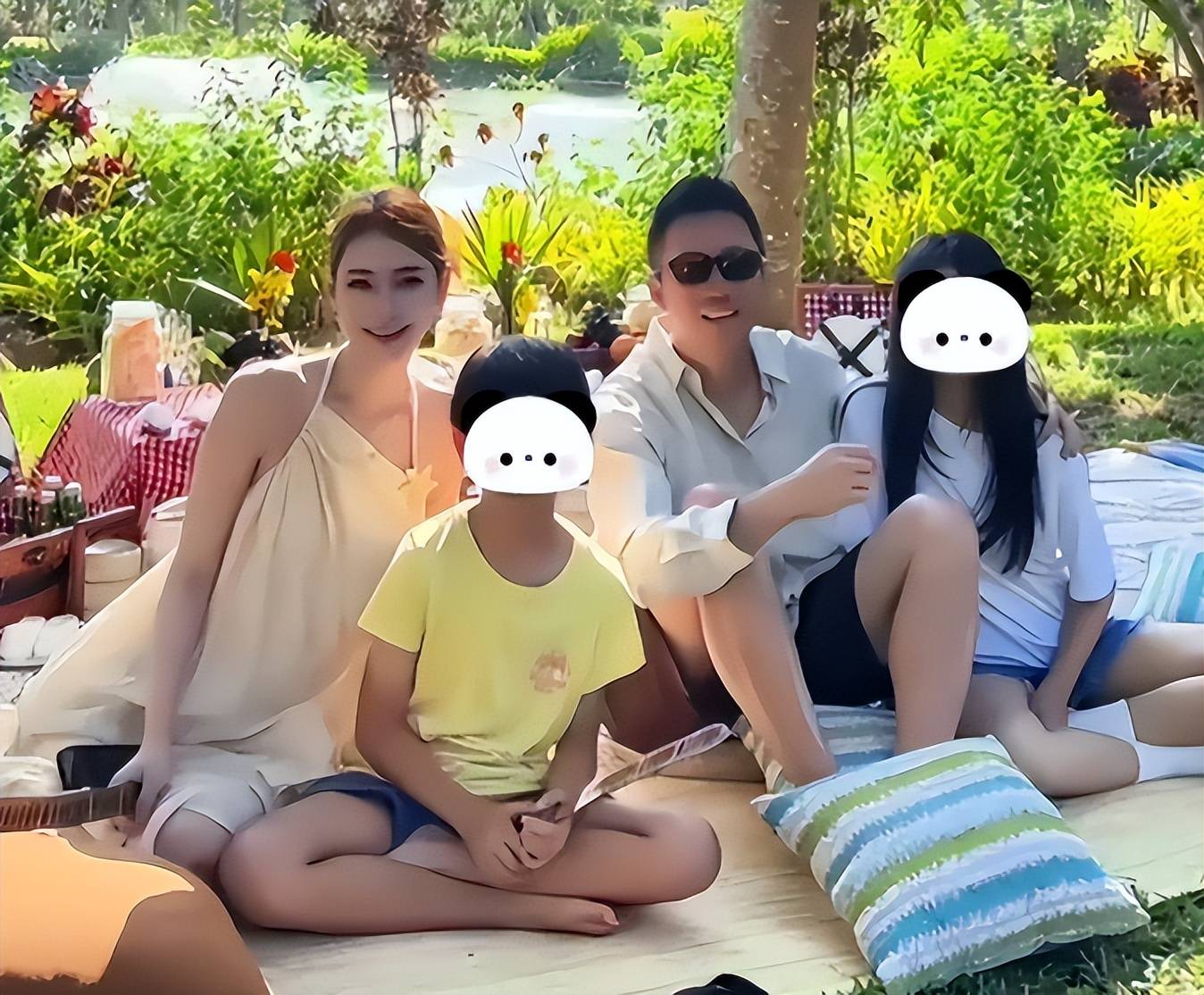 具俊晔S妈联手告汪小菲不到两天，小杨阿姨发动态，马筱梅太聪明