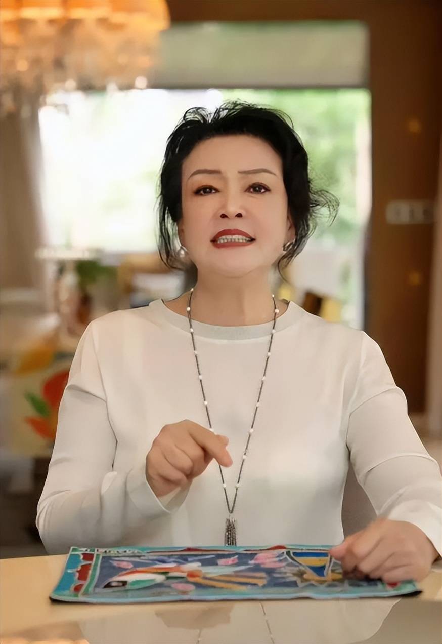 S妈具俊晔联手提告才三天，汪小菲两招轻松回应！小杨加入战场