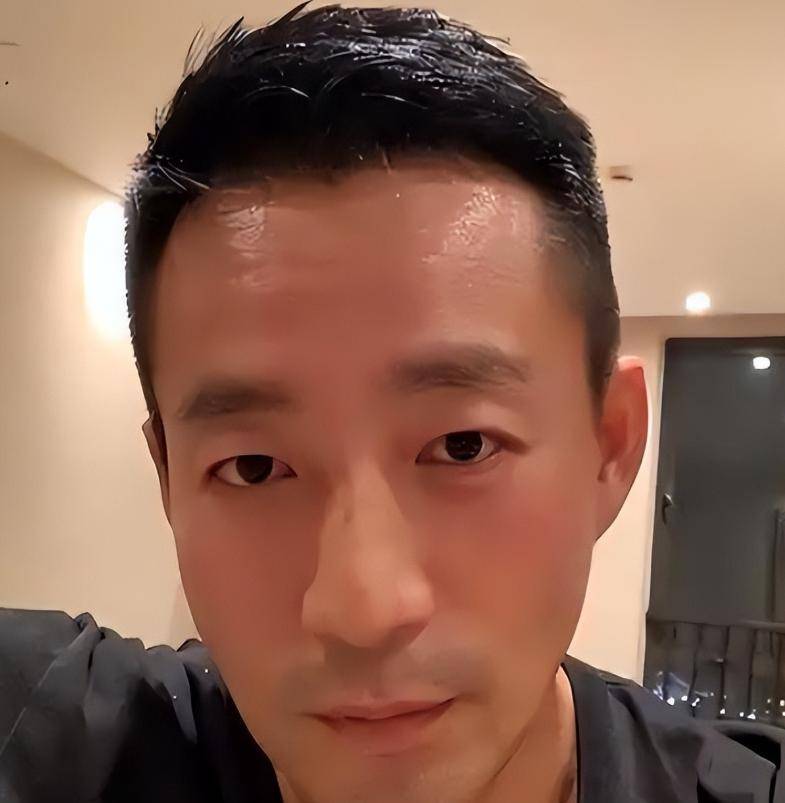 S妈具俊晔联手提告才三天，汪小菲两招轻松回应！小杨加入战场