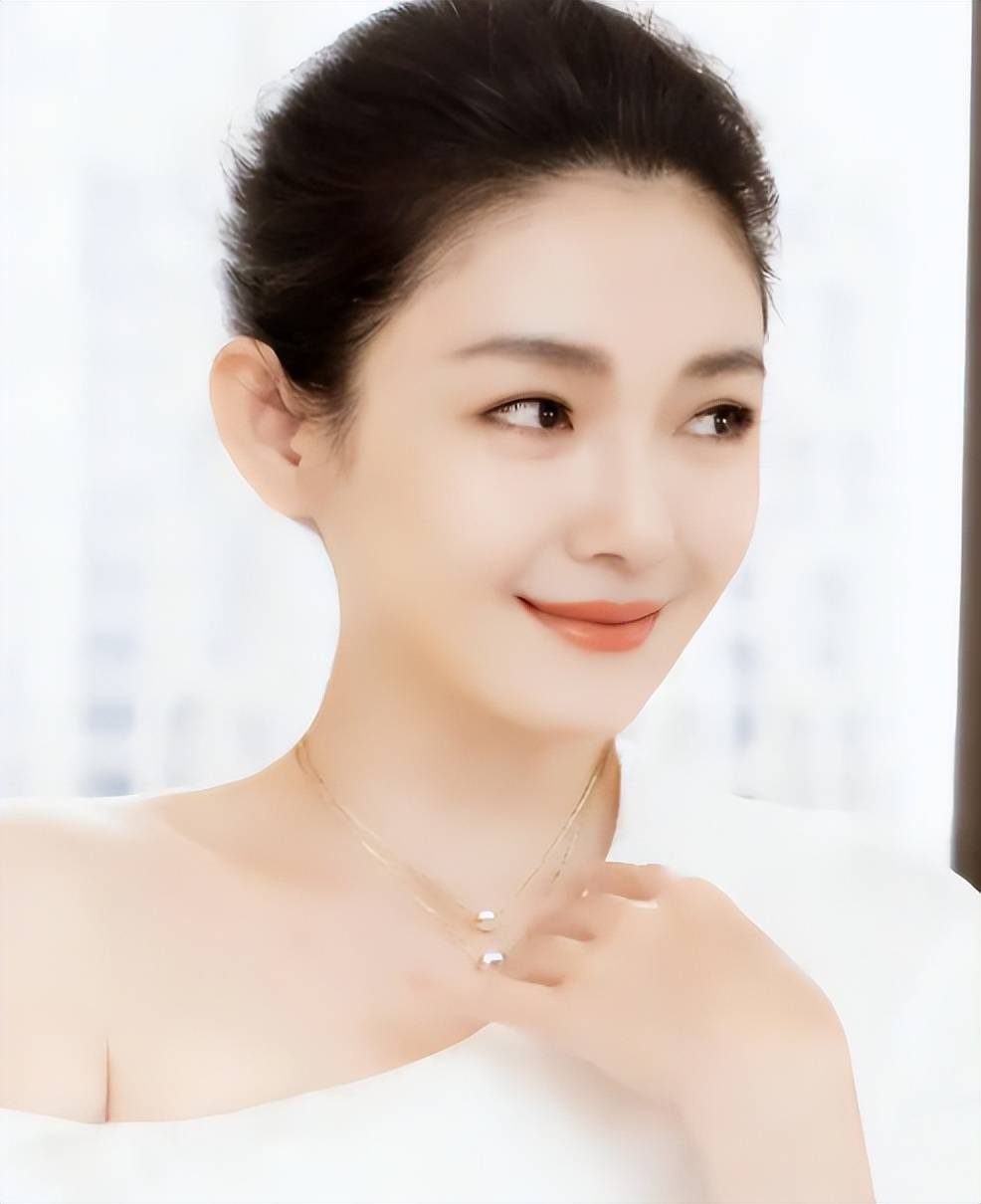 S妈具俊晔联手提告才三天，汪小菲两招轻松回应！小杨加入战场