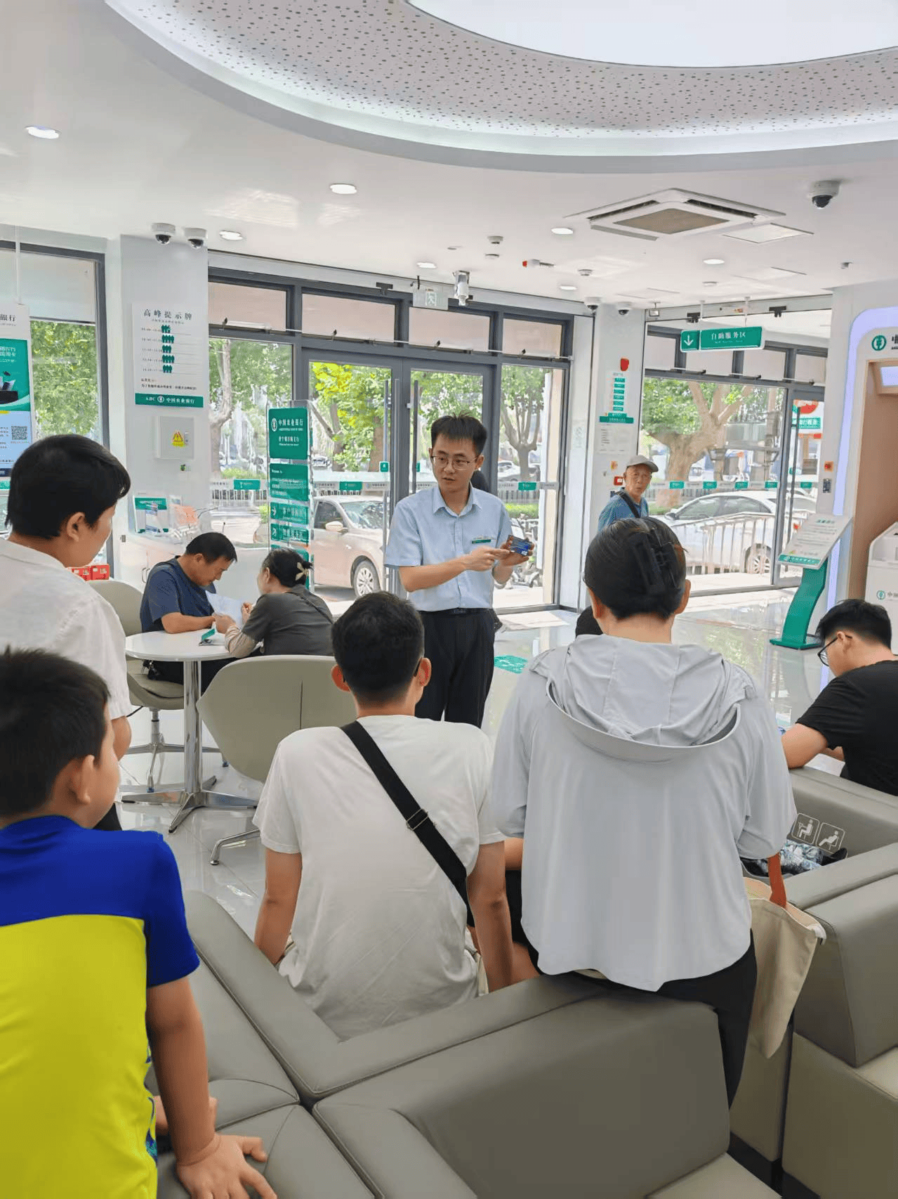 农行观音阁支行:农行厅堂里的学前金融课堂