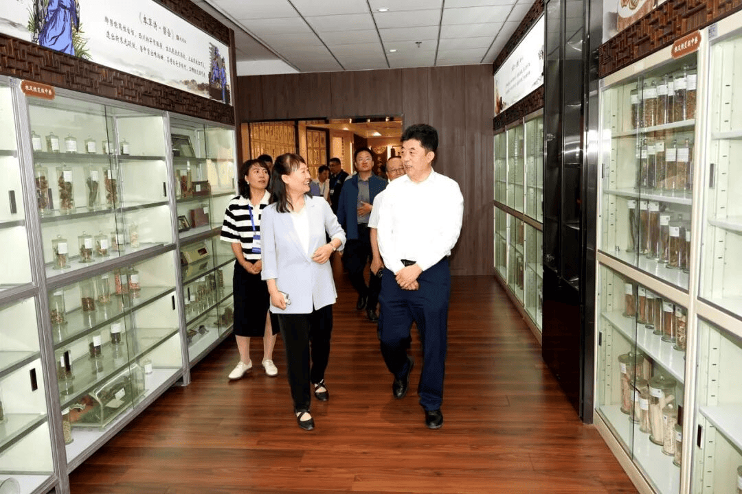 教育高质量发展看山西：马骏出席世界职业院校技能大赛医药生产与经营赛道总决赛高职组争夺赛开幕式并调研指导