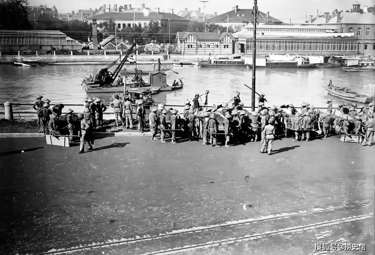 老照片，1920年上海提篮桥监狱，洋囚犯与中国囚犯待遇有什么区别？