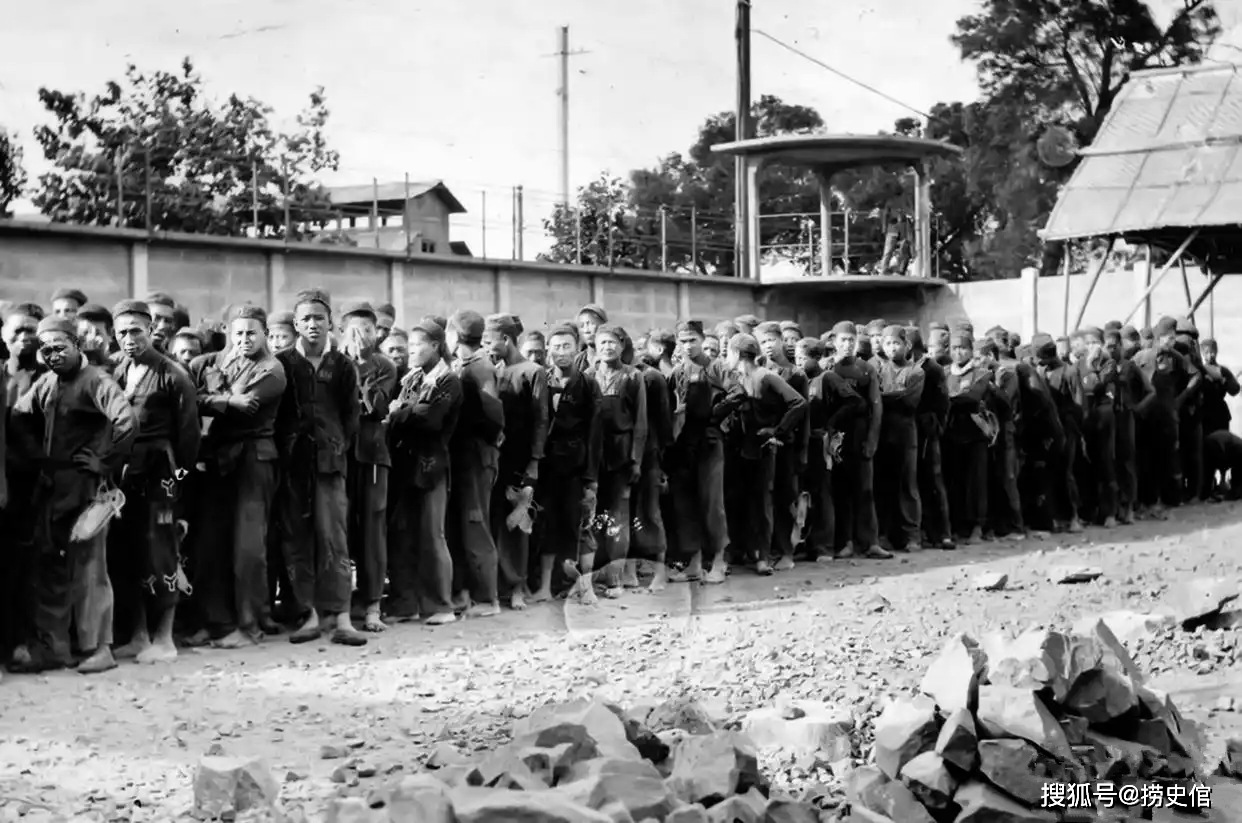 老照片，1920年上海提篮桥监狱，洋囚犯与中国囚犯待遇有什么区别？