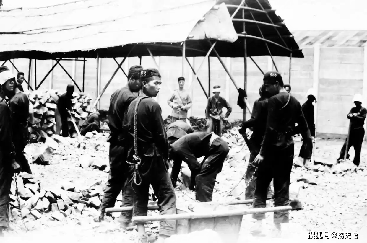 老照片，1920年上海提篮桥监狱，洋囚犯与中国囚犯待遇有什么区别？