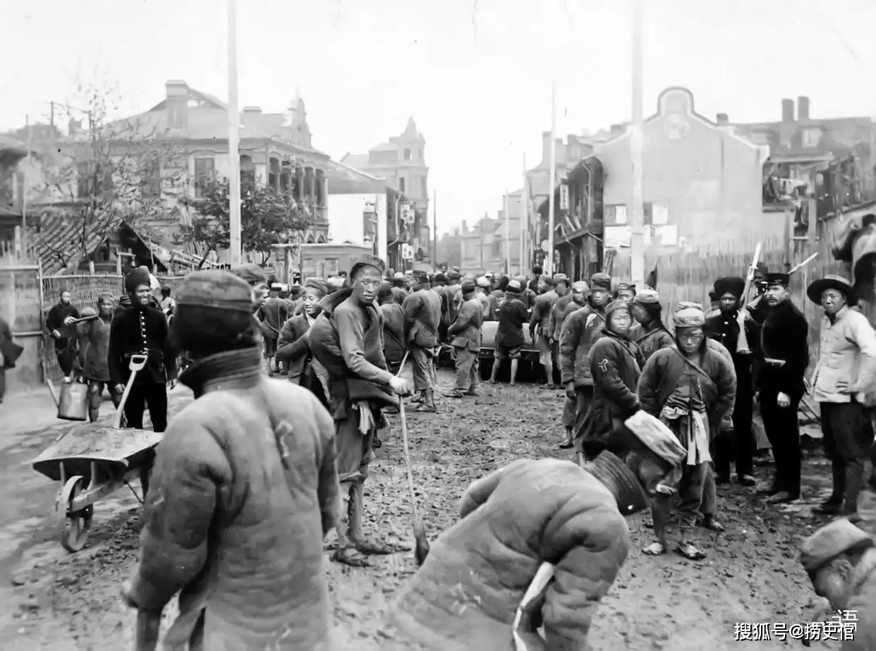 老照片，1920年上海提篮桥监狱，洋囚犯与中国囚犯待遇有什么区别？