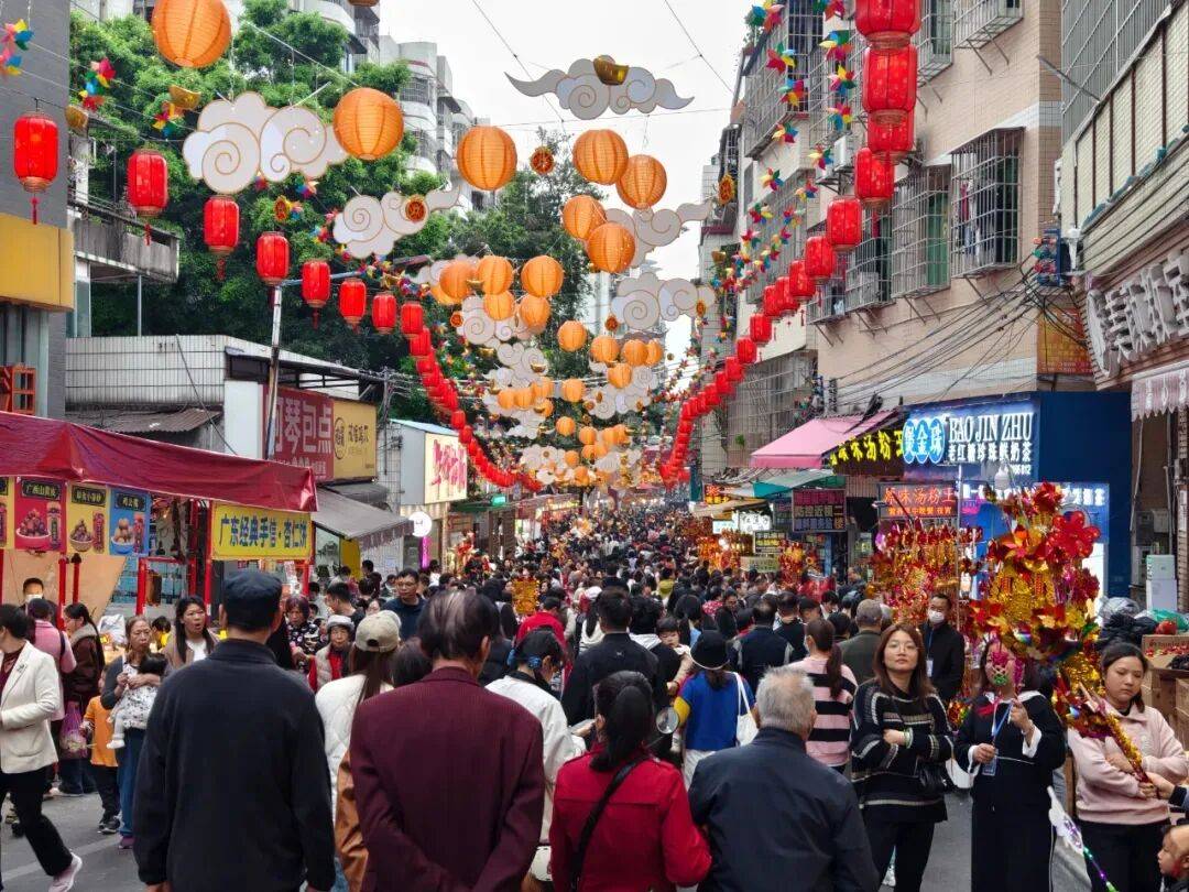 官方周边!十五运官方特许店来荔湾坑口啦!