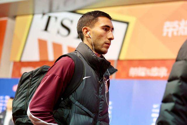 德转宣！成都蓉城已签下上港主力右后卫，球迷却直言他的水平不行